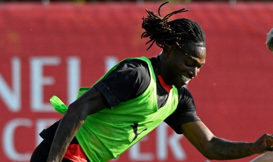 Milan, Leao migliora ma ora deve convincere Allegri: con la Fiorentina rischia di non giocare come l’amico Kean