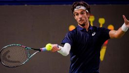 Musetti e Sonego, la Francia vi fa la festa: è un venerdì 17 nero, ma Lorenzo "vede" le Finals. Per la Davis, solo allarmi