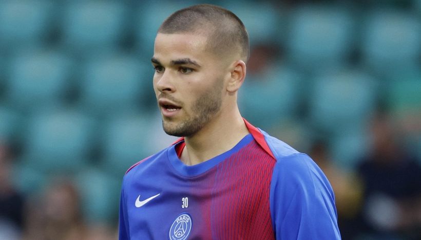 Chevalier come Donnarumma, il portiere del PSG è un caso per la stampa: Luis Enrique lo difende e tira in ballo Gigio