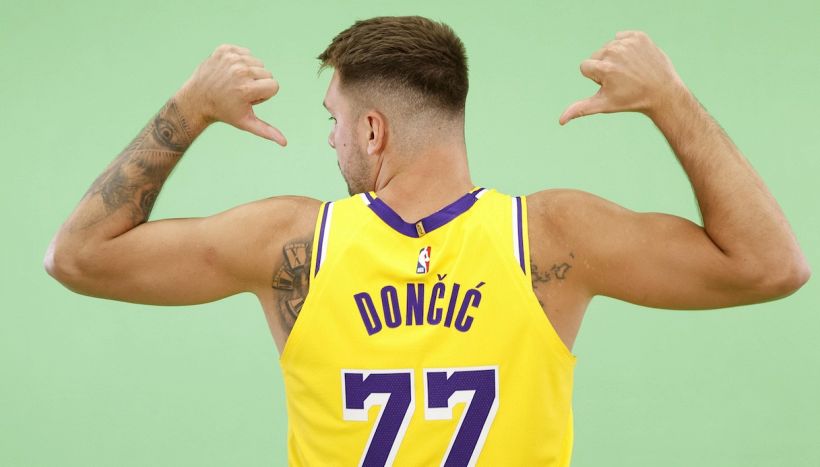 NBA, si ricomincia: Durant sfida subito OKC, poi Doncic (senza LeBron) riceve Curry. Pronostici: sarà l'anno di New York?