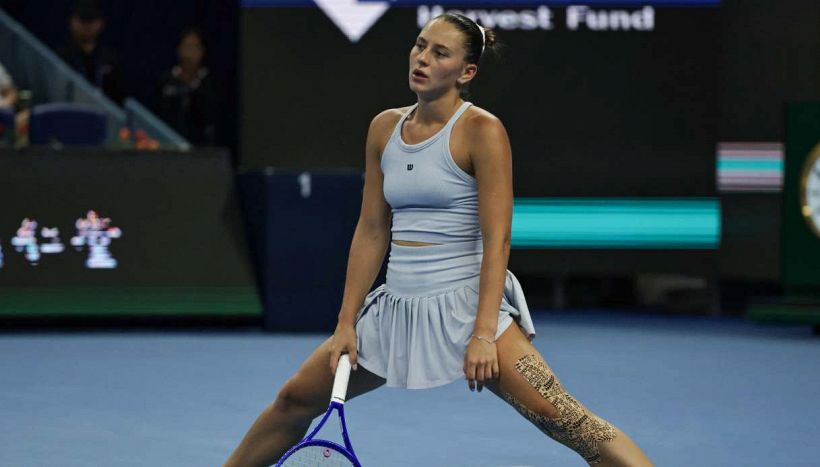 Kostyuk, le dichiarazioni choc su Sabalenka e Swiatek scatenano un putiferio: “Aiutate grazie al testosterone”