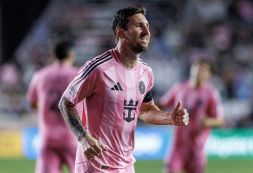 Messi rinnova con l'Inter Miami fino al 2028, continua la sfida a distanza con Cristiano Ronaldo