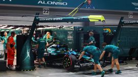 La F1 trema, due team hanno violato il budget cap: uno è Aston Martin. Cosa dice il regolamento, rischi e sanzioni