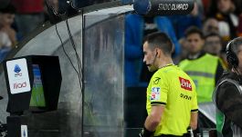 Roma, il gol annullato a Soulé per fuorigioco di Celik fa discutere: “Quello di Leao al Pisa è diverso?”