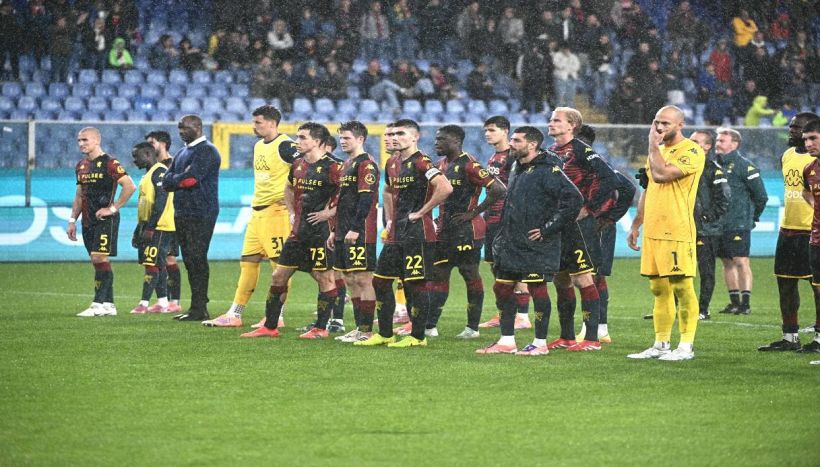 Il Genoa sprofonda contro la Cremonese, pesante contestazione dei tifosi alla squadra: Vieira sempre più in bilico
