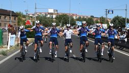 Il mondo del ciclismo "emargina" la Israel: ritirato l'invito per il Giro dell'Emilia, in dubbio il Lombardia