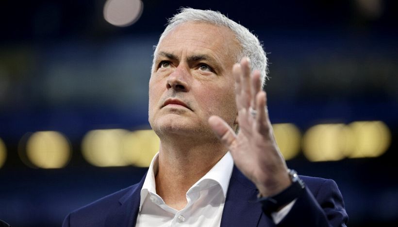 Mourinho attacca ancora: "Troppi errori degli arbitri e il Var sbaglia anche di più"