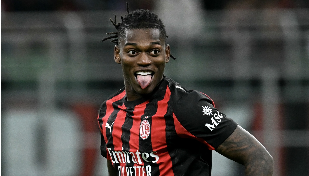 https://wips.plug.it/cips/sport.virgilio.it/cms/2025/10/leao-1.jpg