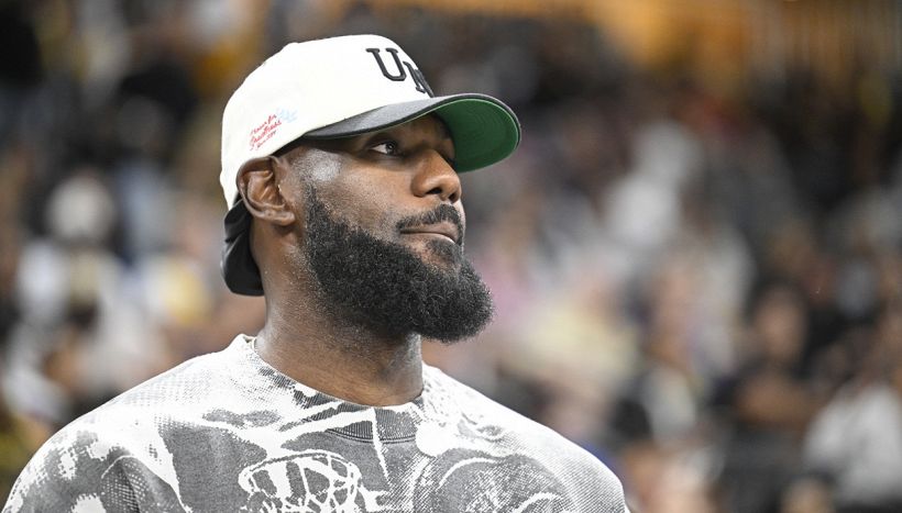 LeBron James, ma quale ritiro: la seconda "Decision" promuove un cognac col suo volto sull'etichetta. È bufera