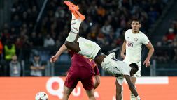 Roma-Lilla, moviola: la svista dell’arbitro e il giallo sul rigore assegnato col Var e fatto ripetere tre volte