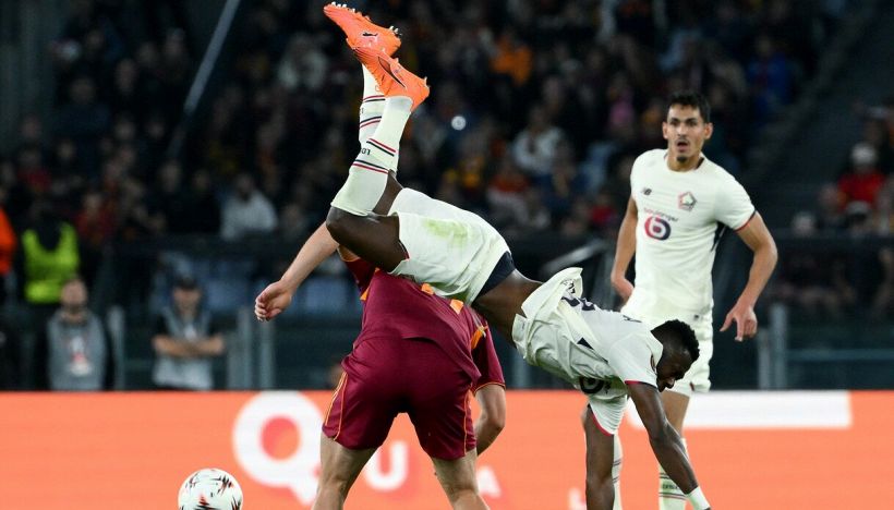 Roma-Lilla, moviola: la svista dell’arbitro e il giallo sul rigore assegnato col Var e fatto ripetere tre volte