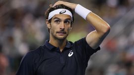Musetti spazza via dubbi e fischi: Comesana ko e vittima di un malore. Errani e Paolini in finale a Pechino