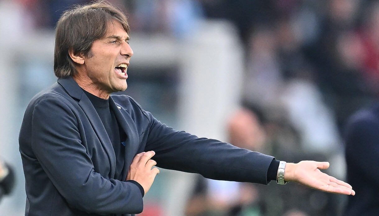 https://wips.plug.it/cips/sport.virgilio.it/cms/2025/10/napoli-antonio-conte.jpg