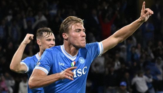 Serie A, giudice sportivo: punito il Napoli, squalificato Touré. Okoye pronto a tornare dopo il caso scommesse