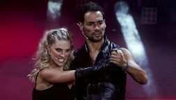Ballando con le stelle, siparietto Fognini-Cobolli. Martina Colombari appello accorato a Costacurta