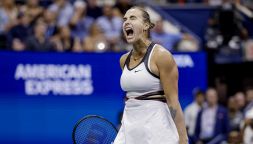 Sabalenka scopre il suo lato sexy: il ballo in bikini con Paula Badosa, ex di Tsitsipas, infiamma il web