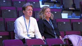 Sinner ferito dalle critiche per il no alla Davis: mamma Siglinde e papà Hanspeter corrono a Vienna da Jannik