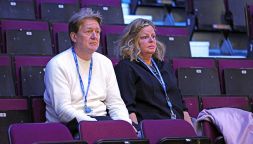 Sinner ferito dalle critiche per il no alla Davis: mamma Siglinde e papà Hanspeter corrono a Vienna da Jannik