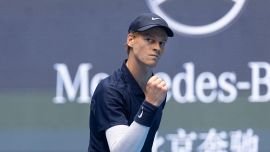 Sinner come Cristiano Ronaldo: Shanghai celebra Jannik con una statua ma il risultato è disastroso, la reazione