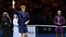 Grazie Six Kings Slam: Sinner scavalca Alcaraz e torna numero 1 nella classifica più importante, il montepremi
