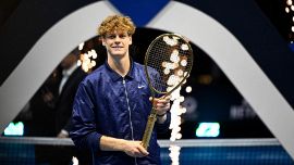 Quanto vale sul mercato la racchetta d'oro vinta da Jannik Sinner al Six Kings Slam, cifra sconcertante