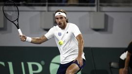 Six Kings Slam, cosa c'entra Tsitsipas con Alcaraz e Sinner? Il greco è un caso: perché è stato invitato a Riad