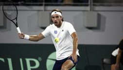 Six Kings Slam, cosa c'entra Tsitsipas con Alcaraz e Sinner? Il greco è un caso: perché è stato invitato a Riad