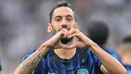 Inter, Calhanoglu vuota il sacco sul ritorno in Turchia e assegna il Pallone d'Oro a Yildiz