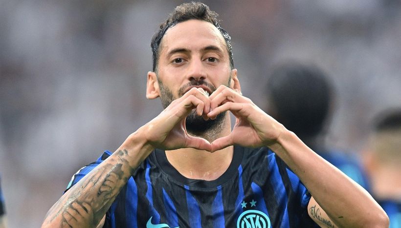 Inter, Calhanoglu vuota il sacco sul ritorno in Turchia e assegna il Pallone d'Oro a Yildiz