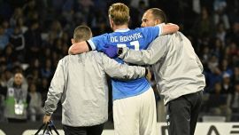 Napoli, De Bruyne non doveva battere il rigore: come sta e quando potrebbe tornare