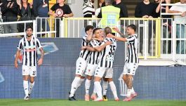 Okaka-gol, non segnava in Italia dal 2021. L'Ascoli vince il derby atteso 39 anni, Capuano parte male