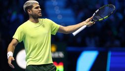 Alcaraz nella bufera per le esibizioni con Tiafoe e Fonseca, Griekspoor per match in Russia: Carlos si difende