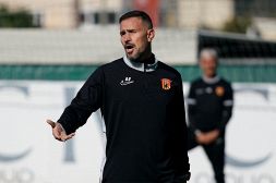 Benevento, primo hurrà con Floro Flores, il Vicenza vola sotto gli occhi di Otero