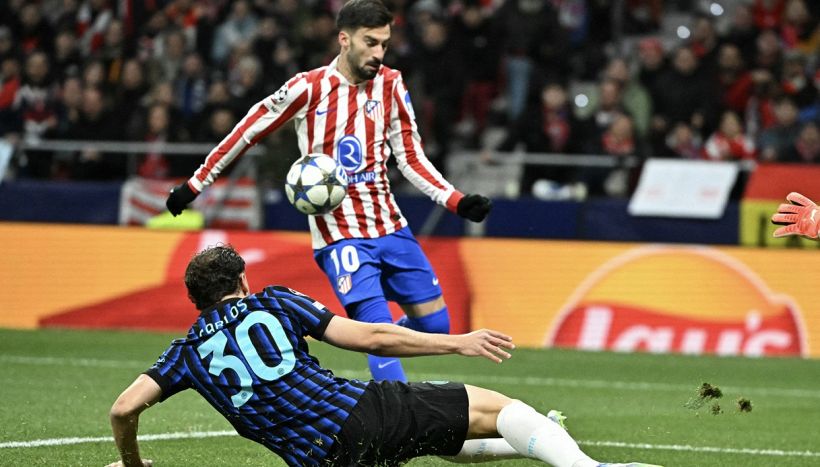 Atletico Madrid-Inter, gol dei Colchoneros dopo tocco di mano? Bufera su arbitro e Var, Calvarese chiarisce