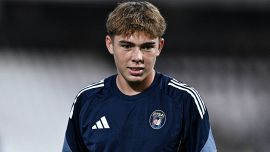 Buffon Jr, i gol esaltano Gigi e Alena Seredova ma il consiglio è velenoso: 'Italiani cattivi, non leggerli'