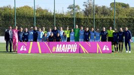 Serie A Women, la linea di centrocampo rossa contro la violenza sulle donne in occasione del 25 novembre