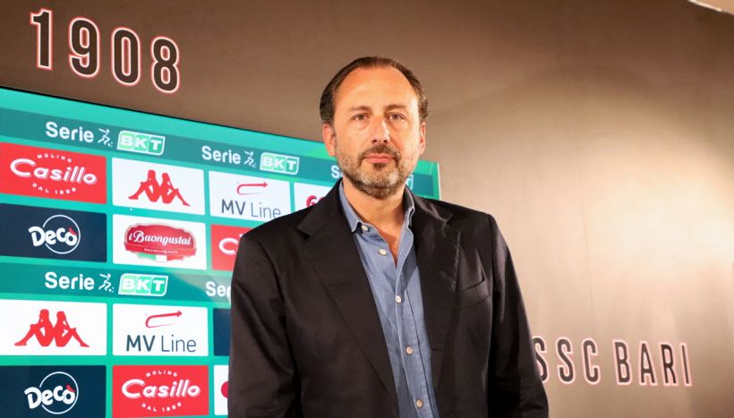 Polveriera Bari, De Laurentiis silura Caserta: il sostituto. Tifosi sul piede di guerra, scatta la maxi protesta