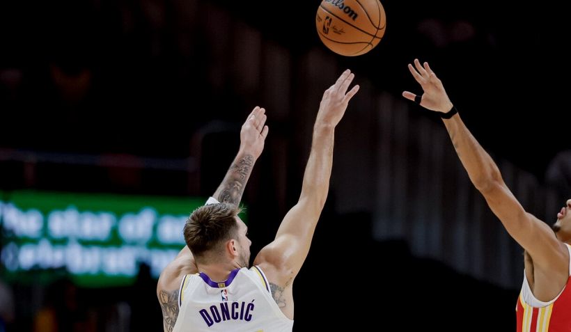 NBA Cup, Denver fa harakiri contro gli Spurs. Doncic e Reaves spingono i Lakers ed evitano il parquet... scivoloso