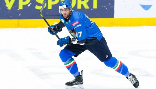 Milano-Cortina, il capitano azzurro di hockey Larkin: "Nostro ct più Zoff che Gattuso, io leader democratico" ESCLUSIVA
