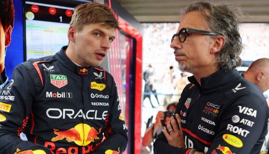 Verstappen spaventa Red Bull, un'altra grana per Mekies: così l'agente di Max agita il mercato piloti
