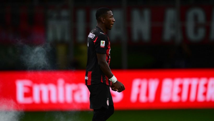 Milan, bufera su Estupiñan dopo il Parma: i tifosi rivogliono Theo. Ma anche Allegri finisce nella gogna social