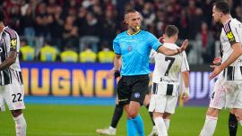 Juventus, dura accusa sul rigore revocato: 'Il Var Guida è di Napoli e ha sbagliato perché ha paura dei tifosi azzurri'