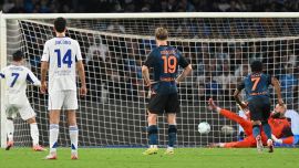 Napoli-Como, moviola: fuorigioco o rigore su Morata? La sentenza di Marelli