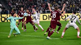 Juventus-Torino, moviola: l’arbitro non vede che fa Paleari, gol annullato a Simeone