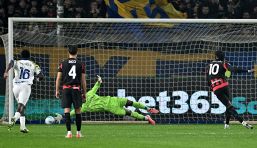 Parma-Milan, moviola: nessuno vede la spinta di Pavlovic, Di Bello smentisce il Var