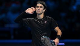 ATP Finals, Alcaraz supera Musetti in due set, lo elimina dal torneo e si conferma numero uno al mondo