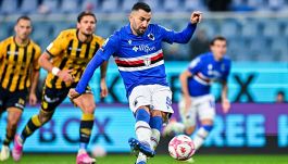 Sampdoria-Juve Stabia, moviola: il Var condanna le vespe, rosso, rigore e rissa. Striscione choc in curva