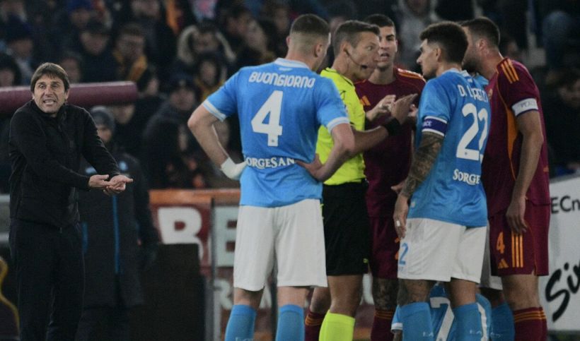 Roma-Napoli, moviola: dubbi sul gol di Neres ma Massa non fischia mai e scontenta tutti