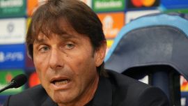 Napoli, il nervosismo di Conte: la conferenza show e l’ennesimo attacco a Marotta e Var