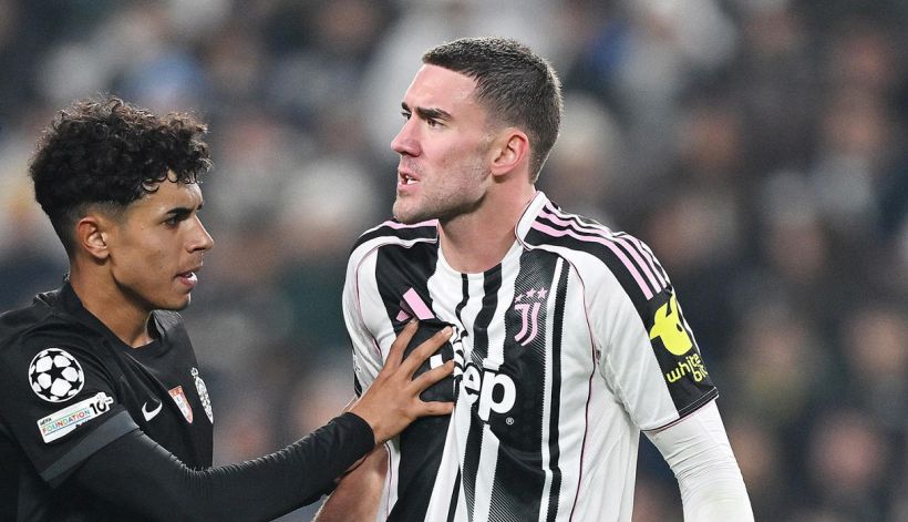 Juventus: Vlahovic trascina e incassa l’assist di Chiellini sul rinnovo, per David altre critiche dopo l’errore